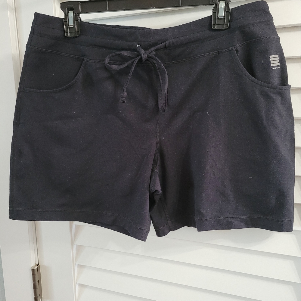 Lands End size M(10-12) black athletic shorts